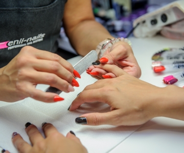 Friseur und Nagelstudio May